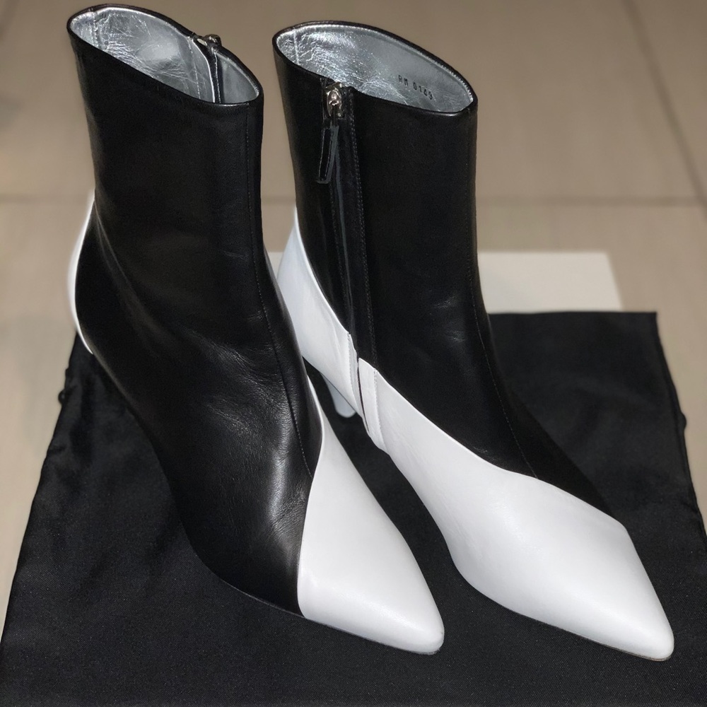 Brand New Givenchy yin-yang booties